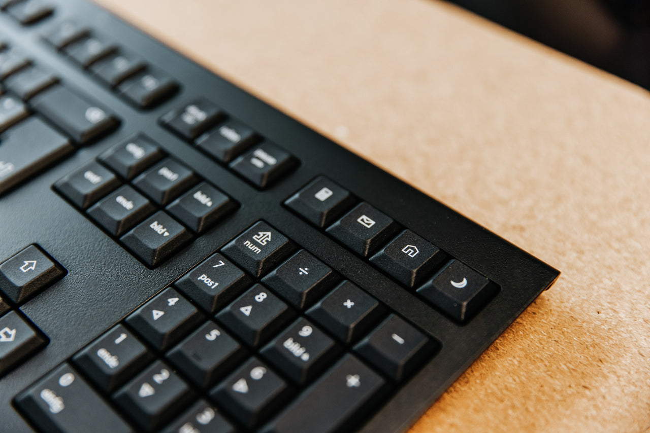 CHERRY KW 3000 - Keyboard - Wireless - QWERTY - Black